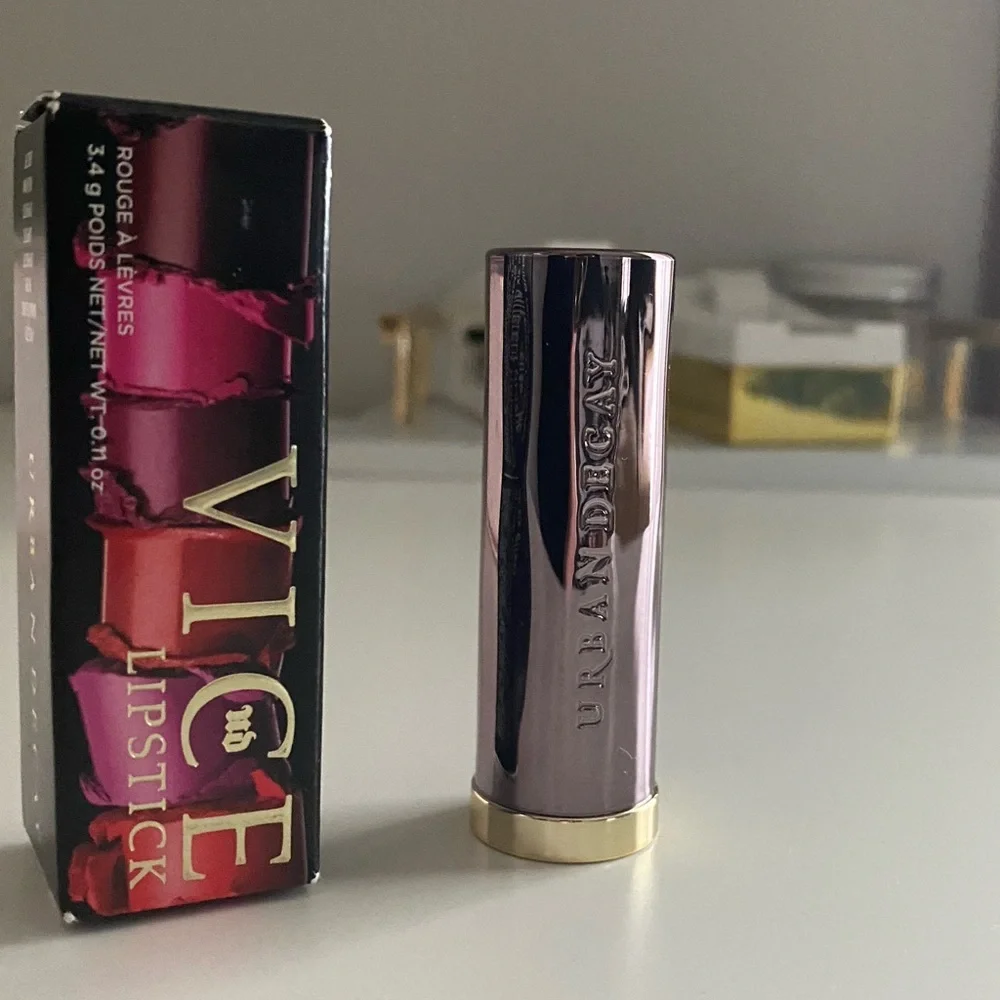 NWB Urban Decay Vice Lipstick - EZ Cream - Picture 2 of 5